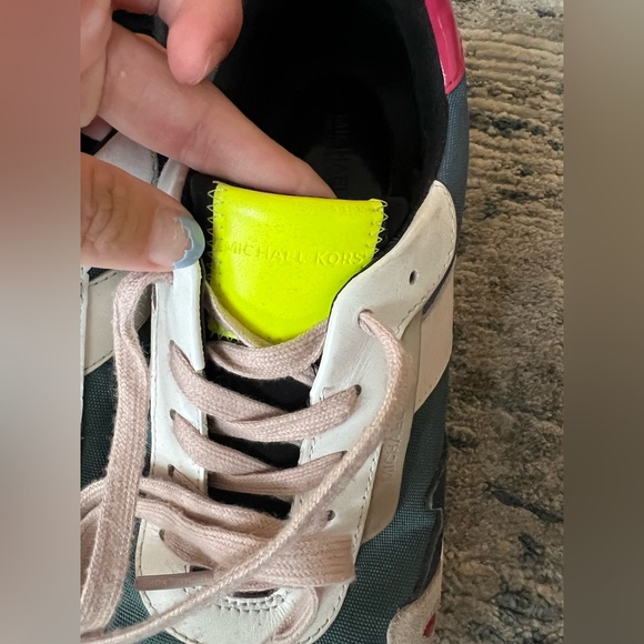 MK tennis shoes - Picture 2 of 6